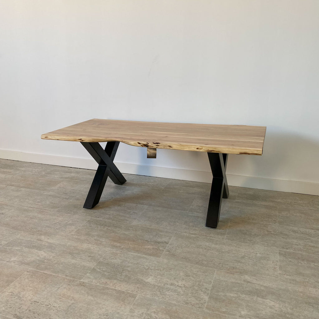 Mesa de Centro 2’6cm en Acacia