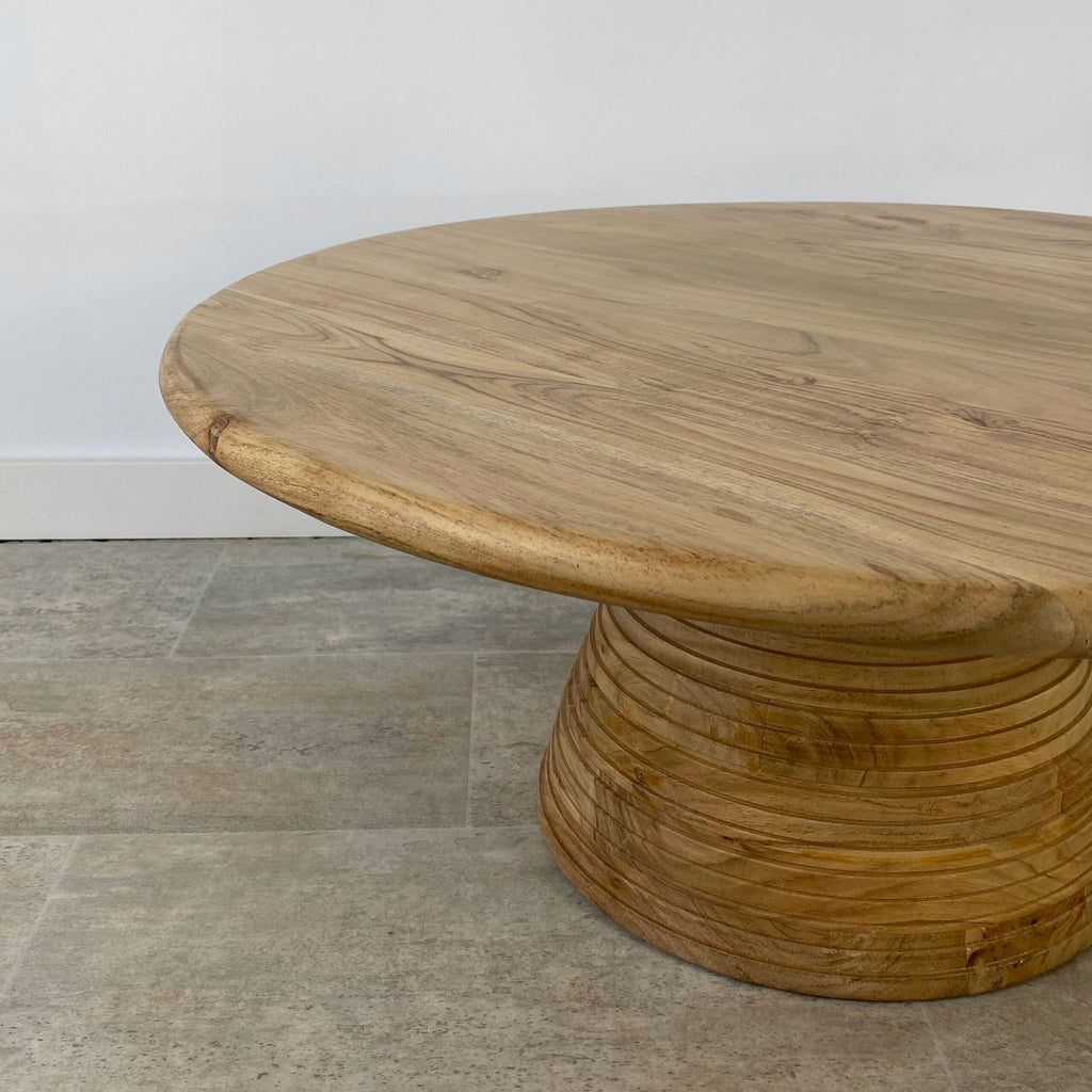 Mesa Centro en Acacia Natural