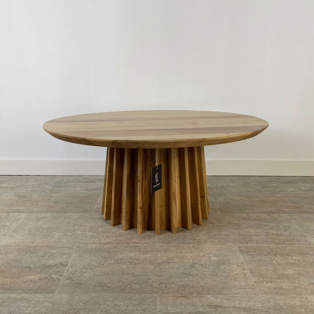 Mesa Centro en Acacia Marks